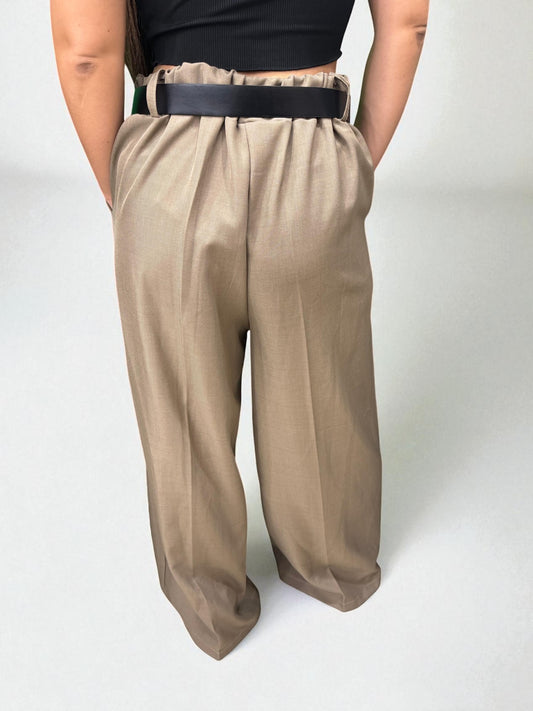 Pantalone zampa con accessorio