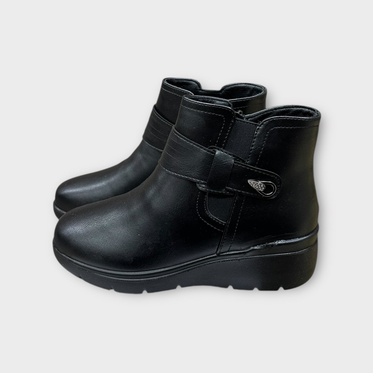 Stivaletto Donna Con Cinturino E Zip