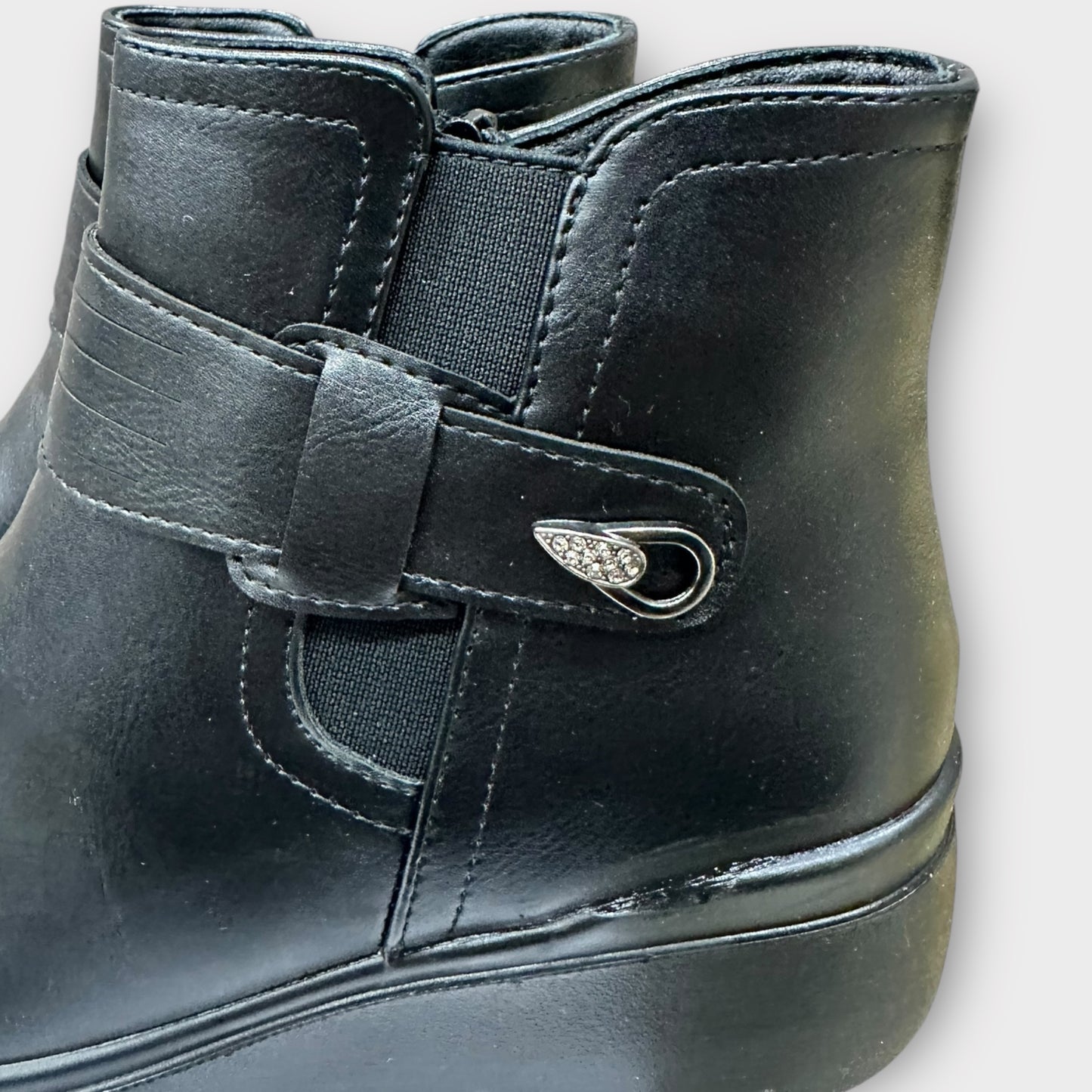 Stivaletto Donna Con Cinturino E Zip